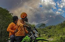 Működés közben a Merapi vulkán Indonéziában 2023. március 11-án