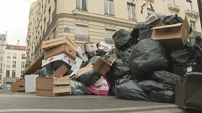 تجمع القمامة في شوارع باريس
