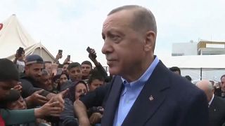 El presidente de Turquía durante su visita a la provincia de Hatay.
