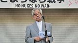 الكاتب الياباني الحائز على جائزة نوبل للآداب، كنزابورو أوي.