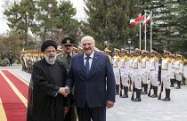 Александр Лукашенко прибыл с официальным визитом в Тегеран. На фото с президентом Ирана Ибрахимом Раиси