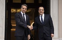 Yunanistan Başbakanı Miçotakis Kıbrıslı Rumların yeni lideri Hristodulides'i Atina'da ağırladı