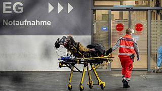 Beteget hoznak egy frankfurti kórházba - képünk illusztráció