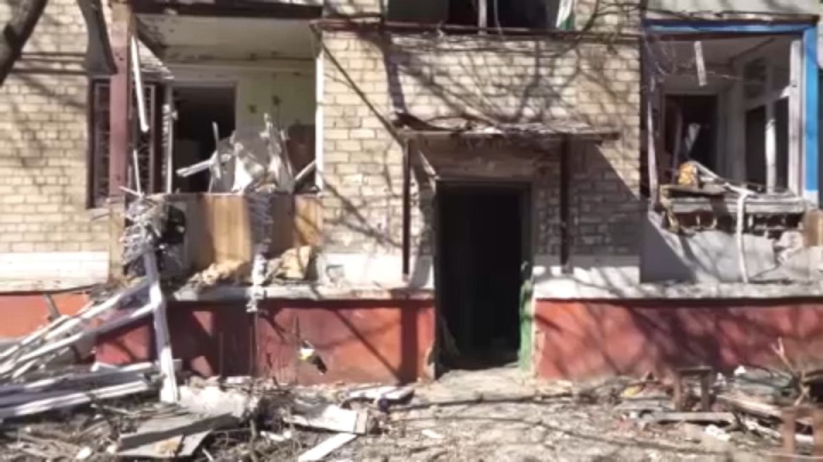 Edificio residencial bombardeado en  Kramatorsk.