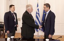  Ο πρωθυπουργός Κυριάκος Μητσοτάκης υποδέχεται τον σύμβουλο διοίκησης του ΟΣΕ, Παναγιώτη Τερεζάκη, στη σύσκεψη για την επανεκκίνηση των σιδηροδρόμων,