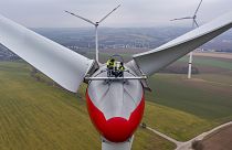 Arbeit auf der Spitze einer Windturbine