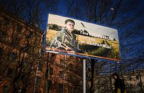 "Ez a mi földünk, és én meg fogom védeni!" - olvasható a belarusz plakáton 2023 februárjában, Minszkben