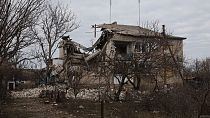 Casa destruída numa aldeia da região de Kherson