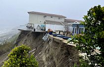 El temporal ha ocasionado peligrosos corrimientos de tierra en Oceanside, California