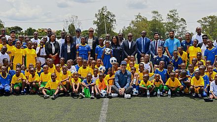 "Football For School" : les écoliers rwandais soutenus par la FIFA