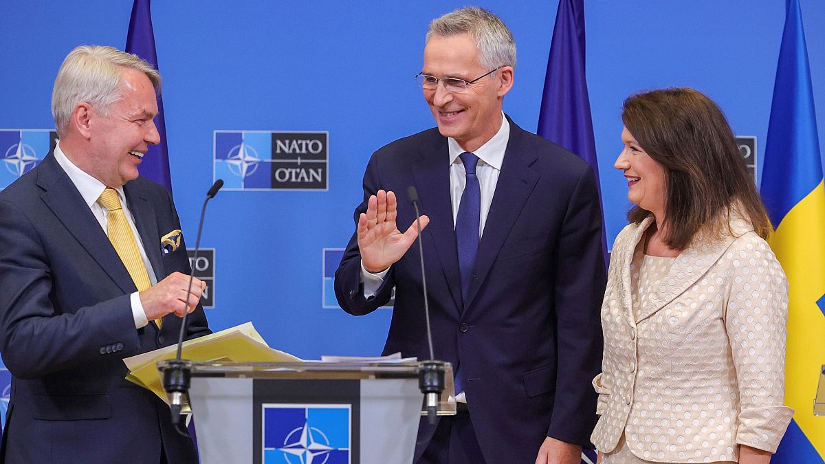 وزير خارجية فنلندا ووزيرة الخارجية السويدية والأمين العام لحلف الناتو في مقر الناتو في بروكسل، الثلاثاء 5 يوليو 2022