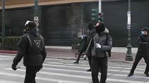 Vermummte lieferten sich eine Straßenschlacht mit der Polizei