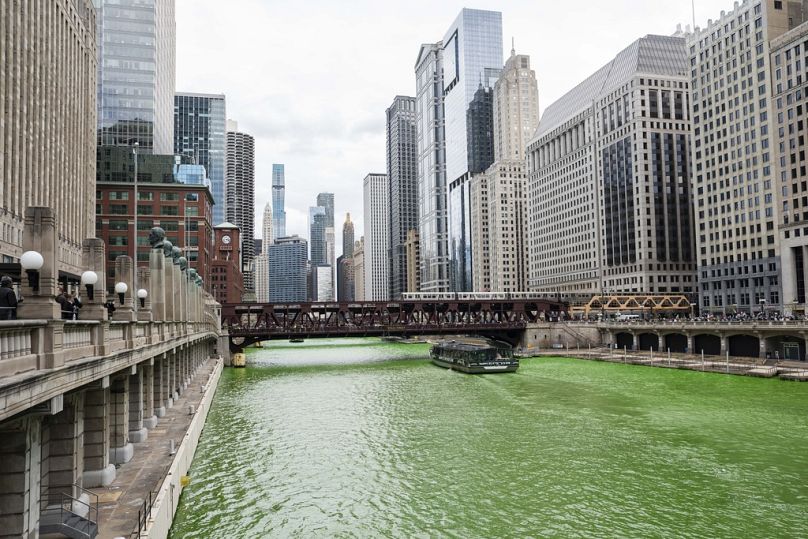 Chicago tinta di verde per il giorno di San Patrizio