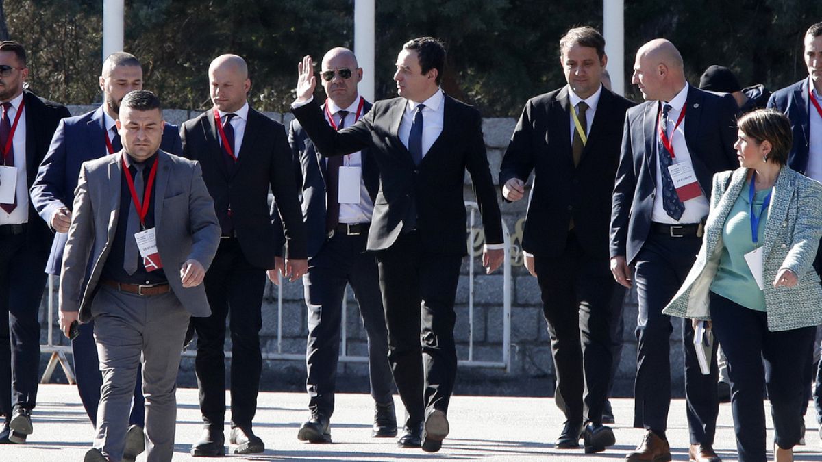 O πρωθυπουργός του Κοσόβου 'Αλμπιν Κούρτι φτάνει στην Οχρίδα για τη συνάντηση με τον Σέρβο πρόεδρο Αλεξάνταρ Βούτσιτς