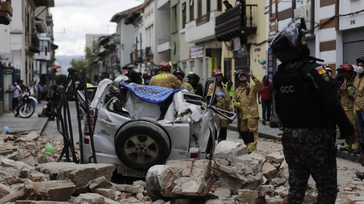 Φωτό από τον σεισμό στον Ισημερινό