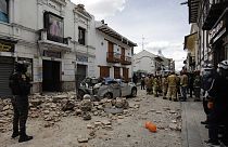 Ένα από τα θύματα στον Ισημερινό επέβαινε σε αυτοκίνητο που καταπλακώθηκε από σπίτι