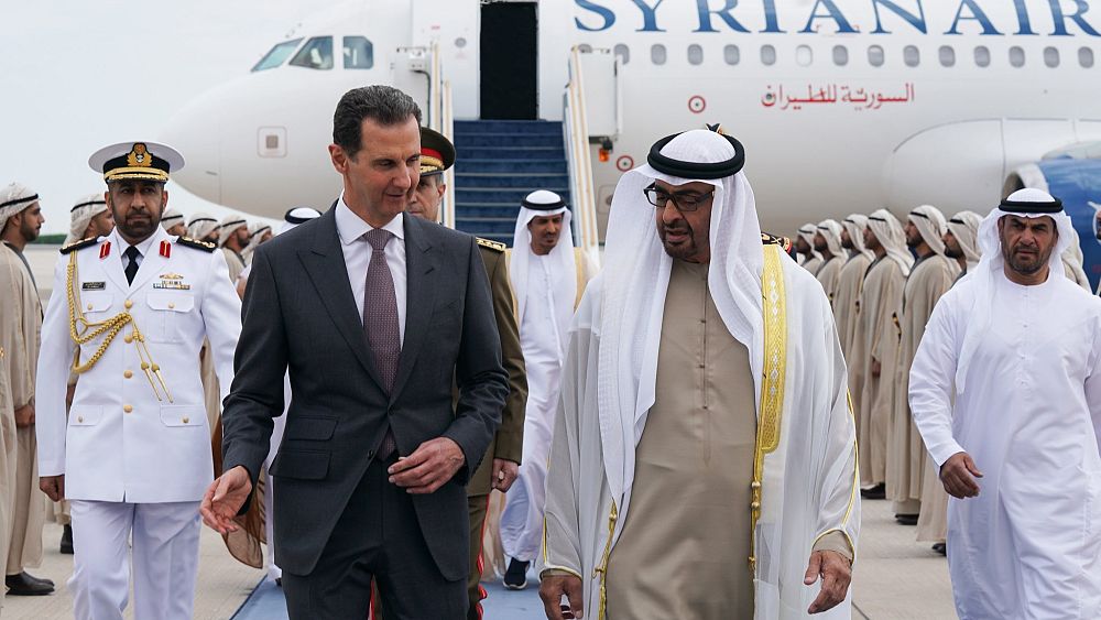 الرئيس السوري بشار الأسد يصل إلى أبوظبي في زيارة رسمية برفقة زوجته |  Euronews