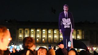 اعتراض شهروندان فرانسه به تصمیم دولت برای اصلاح نظام بازنشستگی