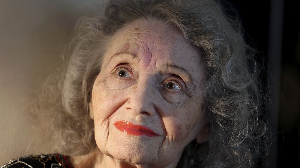 Gloria Dea, first magician on Las Vegas Strip, dies aged 100