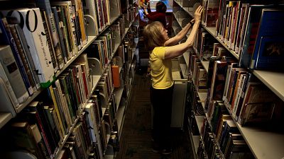 مكتبة عامة في كاليفورنيا بالولايات المتحدة 