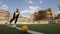 فتيات يمارسن رياضة الهوكي في مصر