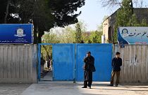 مدخل مدرسة إبتدائية في كابول
