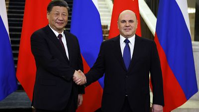 Лидер КНР Си Цзиньпин и премьер-министр России Михаил Мишустин