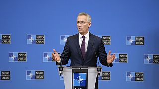 يتحدث الأمين العام لحلف الناتو ينس ستولتنبرغ خلال إطلاق التقرير السنوي للأمين العام لحلف الناتو لعام 2022 في مقر الناتو في بروكسل، 21 مارس 2023