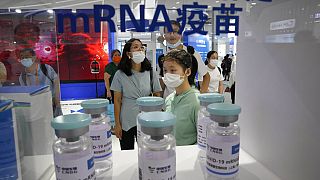 Çin'de Covid-19 için ilk yerli mRNA aşısına acil kullanım onayı 