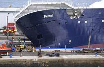 İskoçya'da gemi tersanede yan yattı: 25 kişi yaralandı