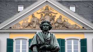 مجسمه‌ای از آهنگساز مشهور جهان، لودویگ فان بتهوون، در مرکز شهر زادگاهش بن، آلمان