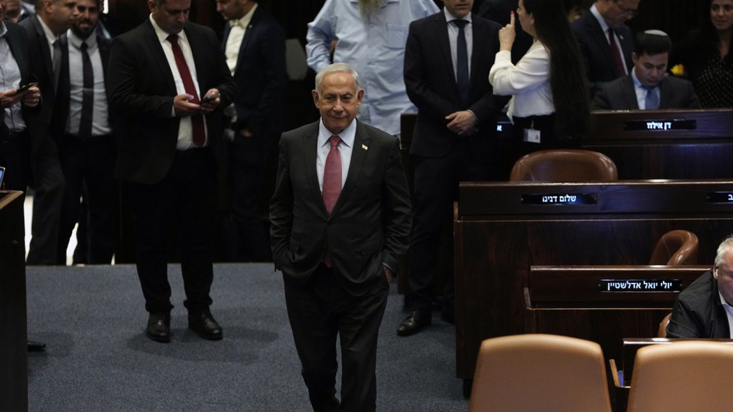 الكنيست الإسرائيلي يصادق نهائيًا على قانون يصعّب عزل نتنياهو | Euronews