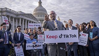 Creadores de TikTok ante el Capitolio en Washington, Estados Unidos