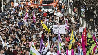 مظاهرات في فرنسا احتجاجا على إصلاح نظام التقاعد غير الشعبي