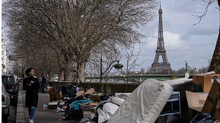 تكدس النفايات في باريس بسبب إضراب عمال النظافة