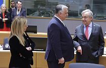 Orbán Viktor a brüsszeli uniós csúcson Antonio  Guterres ENSZ-főtitkárral