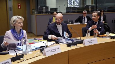Ursula von der Leyen, az Európai Bizottság elnöke, Charles Michel, az Európai Tanács elnöke és Ulf Kristersson, az EU soros elnökségét betöltő Svédország miniszterelnöke