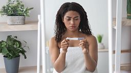 Não consegue engravidar? Químicos podem estar a reduzir fertilidade em 40%