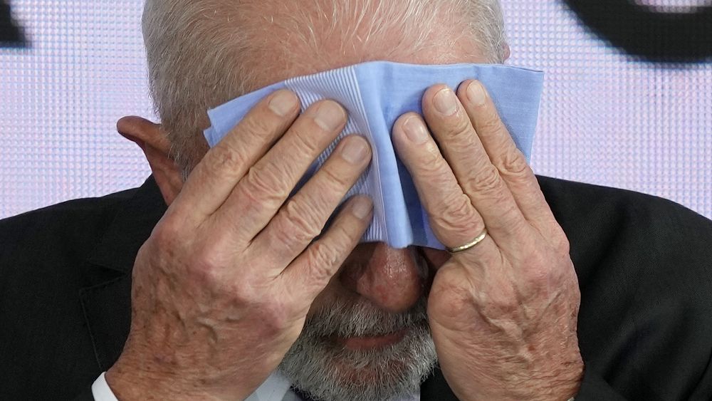 Lula delays trip to China due to pneumonia