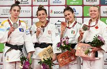 Judocas com as suas medalhas