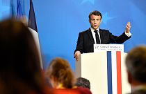 Le président français Emmanuel Macron s'exprime lors d'une conférence de presse au sommet de l'UE à Bruxelles, 24 mars 2023.