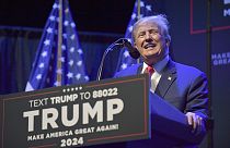 Donald Trump volt elnök beszél egy kampányrendezvényen 2023. március 13-án, hétfőn az iowai Davenportban.