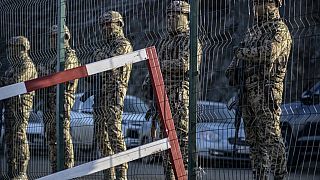 Azeri askerler Laçın koridoru kontrol noktasında (arşiv)