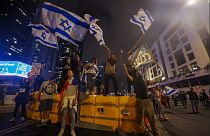 Tüntetők Tel-Aviv utcáin