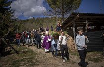 Katalonya'nın dağ köylerinden L'Espunyola'da kuraklıktan yakınan köylüler "yağmur duasına" çıktı