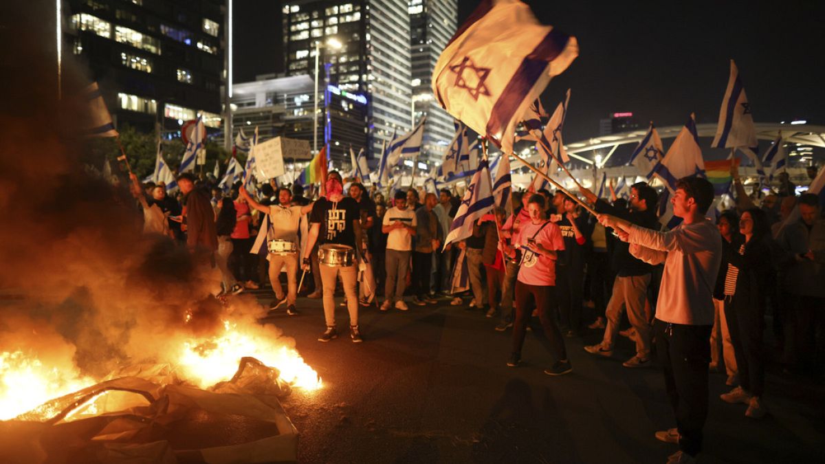 Manifestation à Tel-Aviv, Israël, le 26 mars 2023, contre la réforme judiciaire portée par le Premier ministre Netanyahou