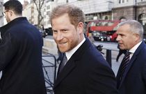 الأمير هاري في ظهور مفاجئ أثناء جلسة محاكمة ضد صحيفة في لندن