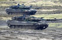Leopard 2 tanklarından toplam 21 adedinin Ukrayna'ya teslim edildiği ileri sürüidü