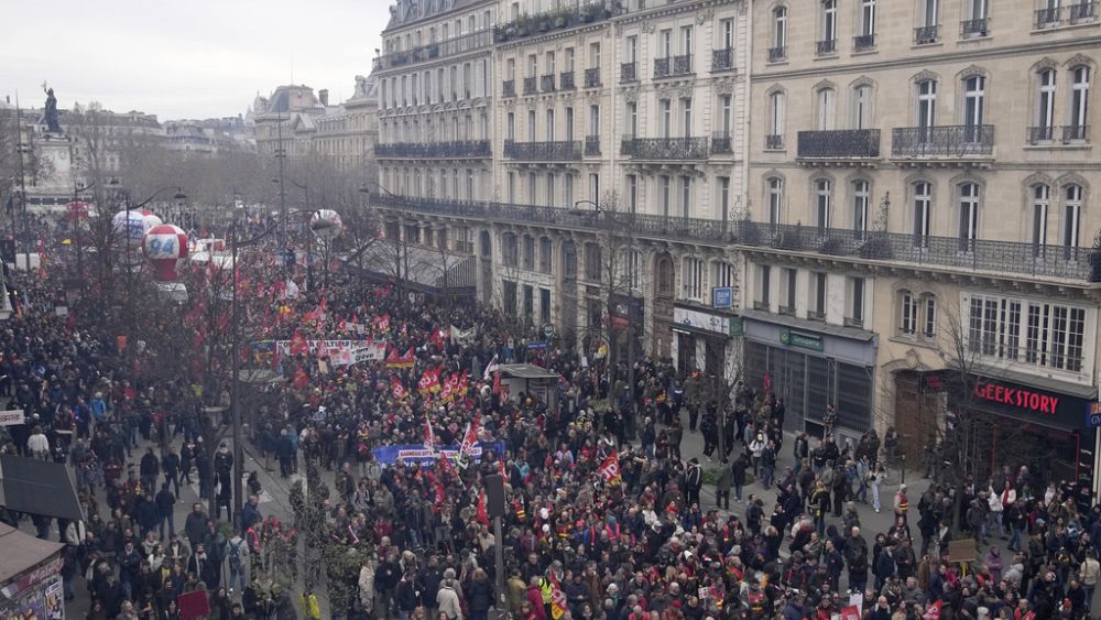 Eiffel Tower forced to close as fresh strikes get underway in France