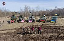 Ukrayna'ya ilk tanklar teslim edildi